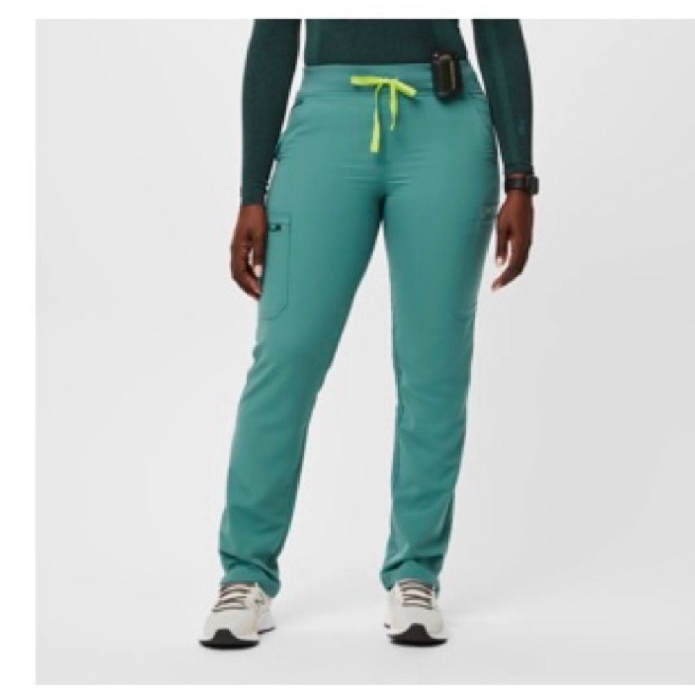 Like new Figs Yola scrub pants